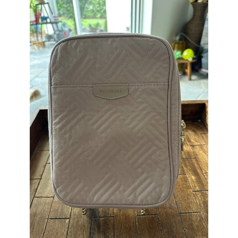 Bagsmart Quilted Travel Jewelry Organizer Case Blush Pink Binder Style Bag EUC